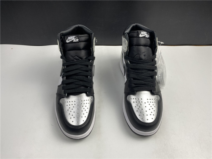 AIR JORDAN 1 HIGH OG WMNS “SILVER TOE” CD0461-001
