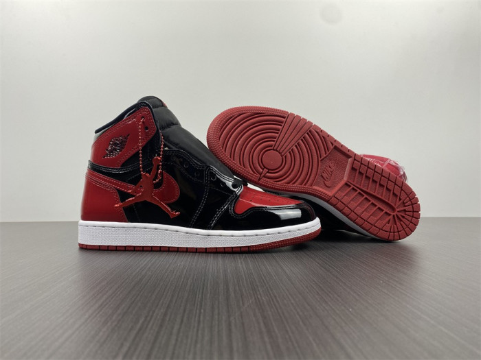 Air Jordan 1 High OG “Bred Patent” 555088-063