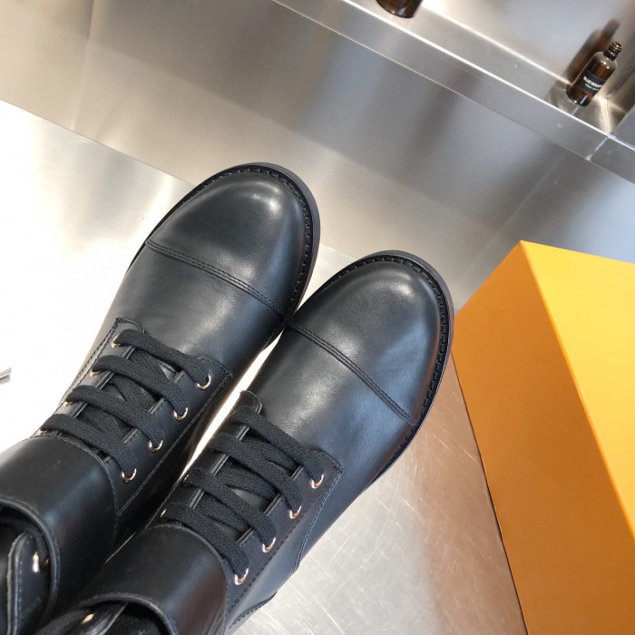 LOUS VUITO WONDERLAND FLAT RANGER BOOTS